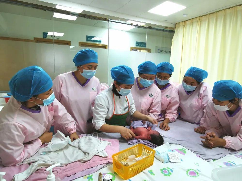 灯塔市妇婴监护型护送